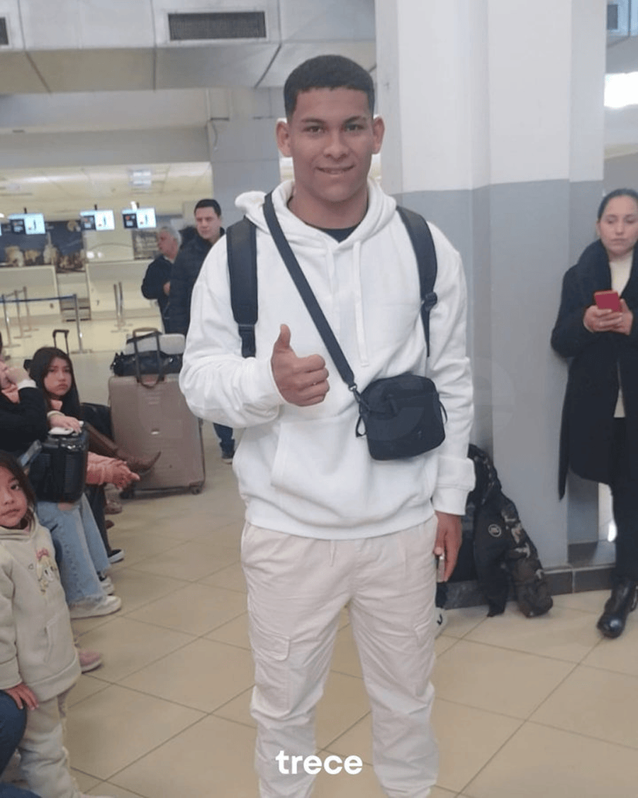 曼联700万新援飞赴英格兰！拒绝出租锻炼，豪言季前赛就大杀四方