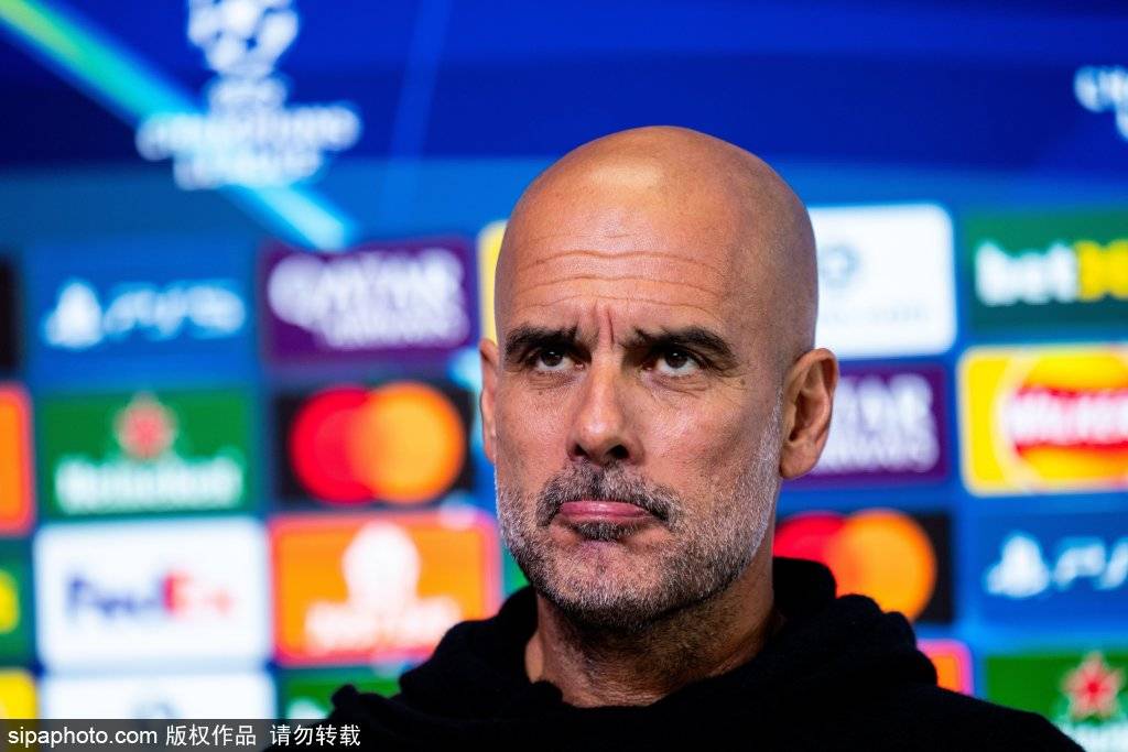 英超球队曼城主教练瓜迪奥拉出席欧冠赛前发布会
